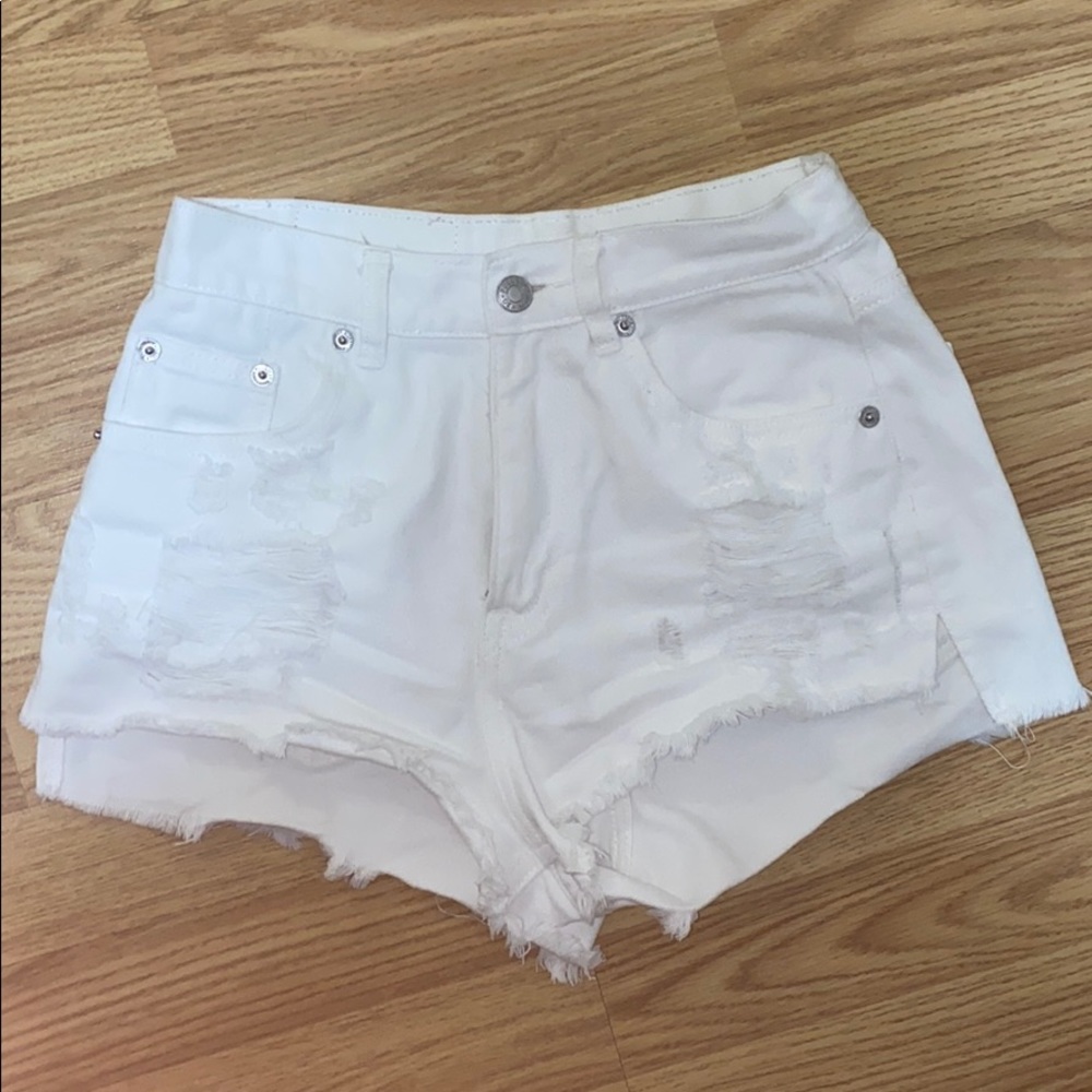 white pull & bear distressed shorts